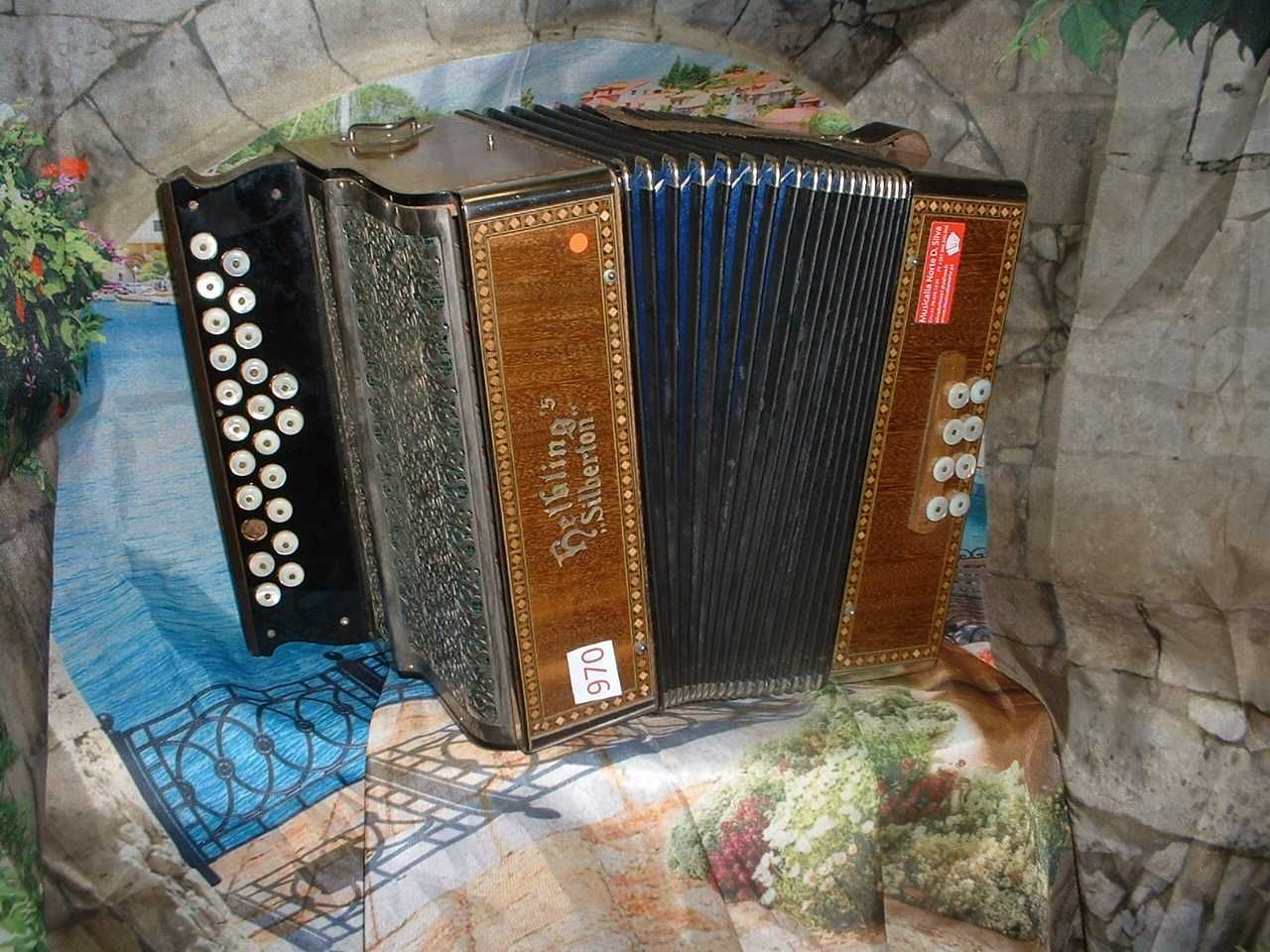 Concertina Avenda N . 970