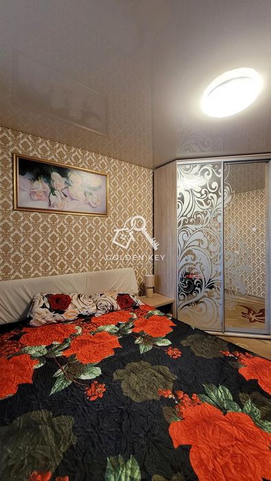 Продаж 4-кімнатної квартири на пл.Артема