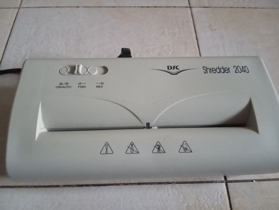 Уничтожитель бумаг " DSC"