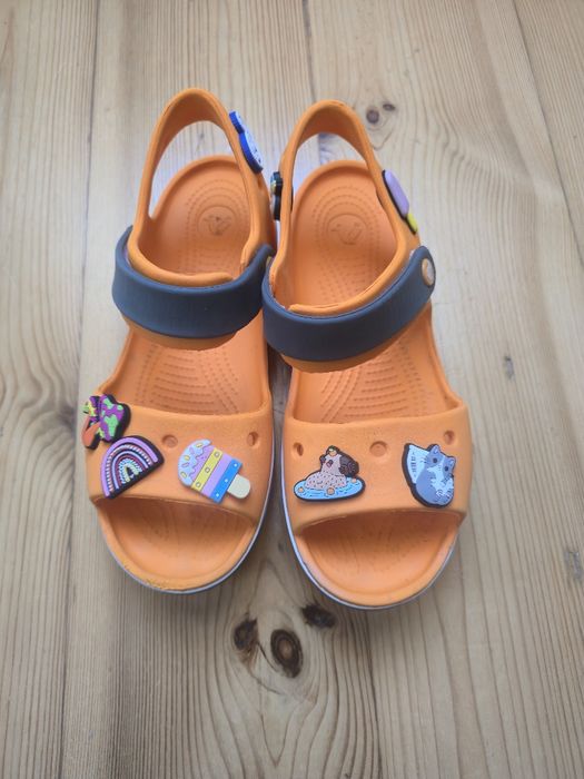 Sandałki Crocs J3