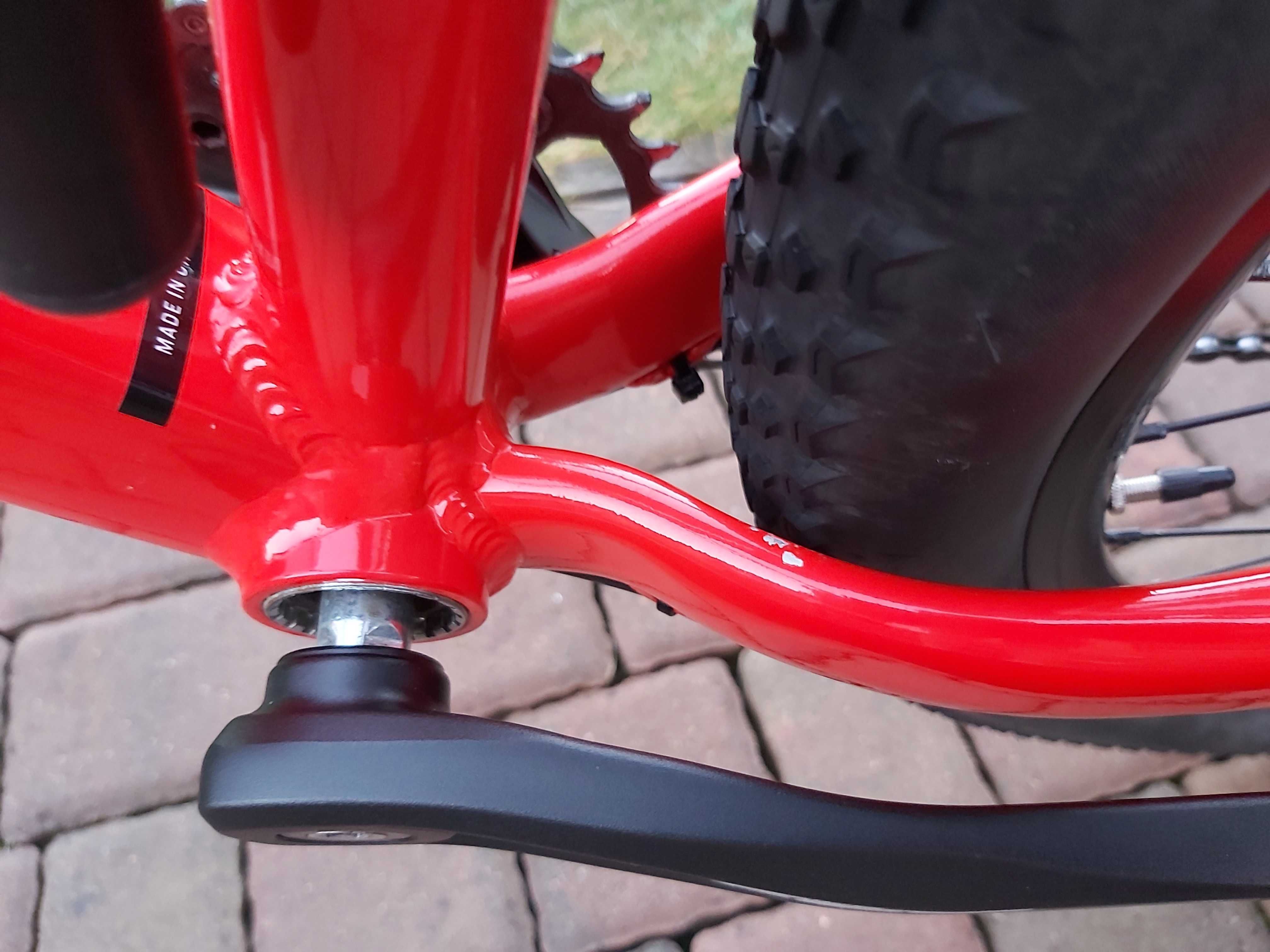 Trek Marlin 7 Gen. 2 XL - Marigold to Radioactive Red Fade
