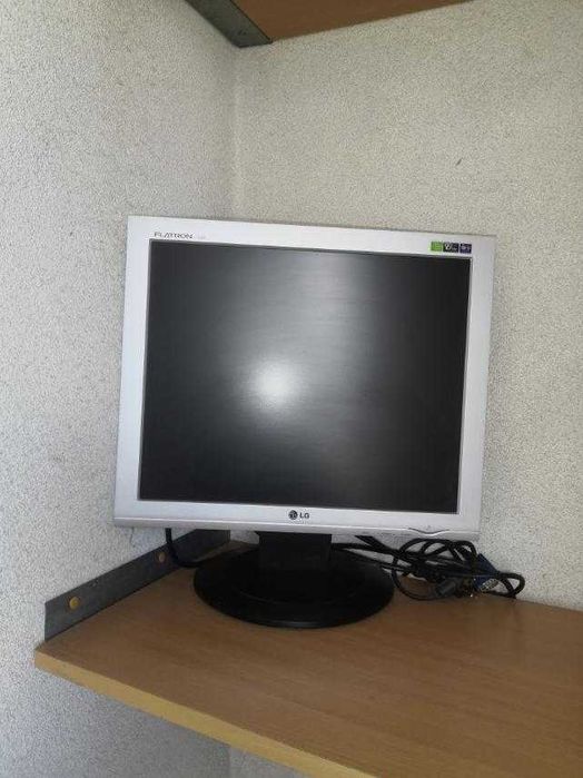 Монітор LG FLATRON L1752S Срочно! Дешего!