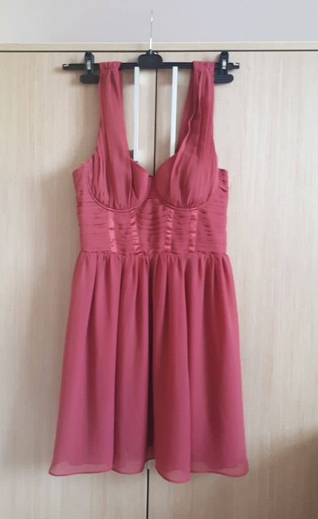 Różowa sukienka H&M