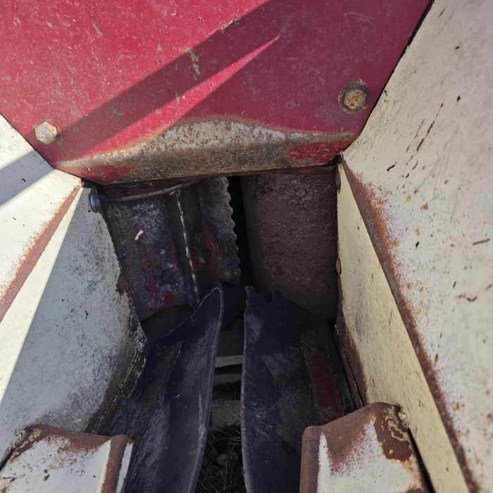 Сілосний комбайн січкарня до кукурудзи