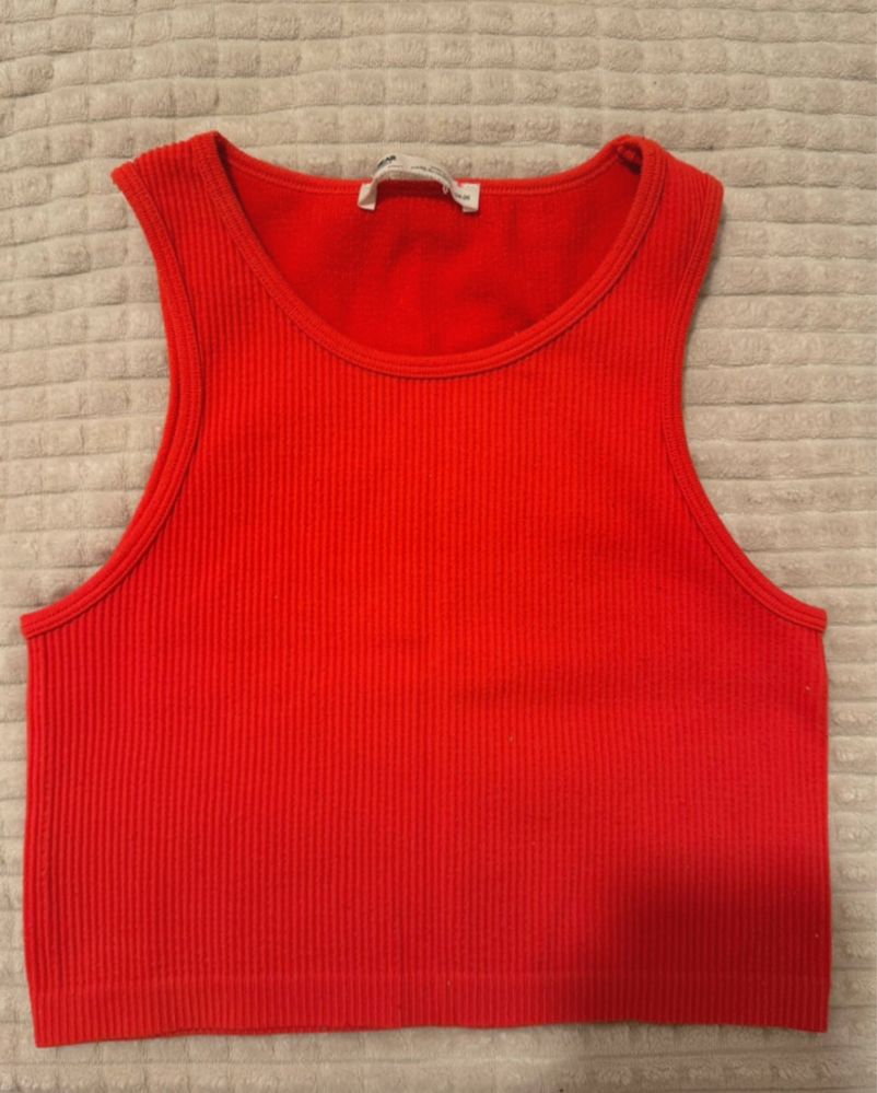 top vermelho simples