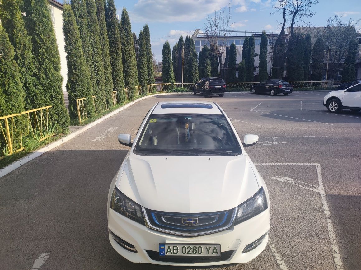 Джили Емгранд EV300