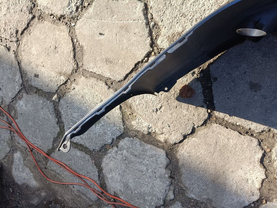 Toyota Avensis t27 zderzak przedni przód skorupa poszycie orginał ładn