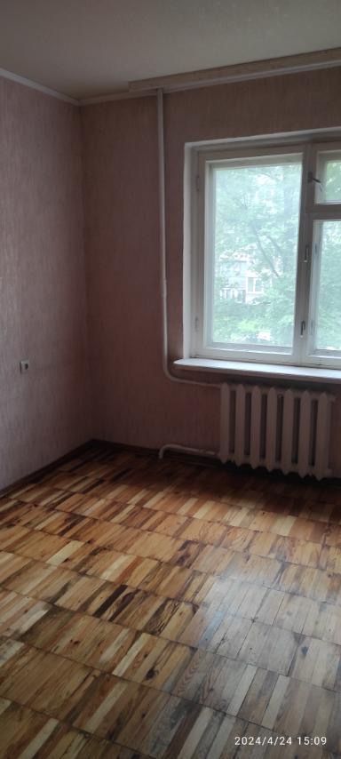 Продам трехкомнатную квартиру в Заводском районе