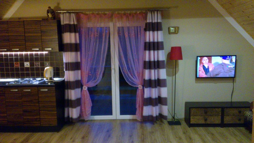 MAZURY Duży Domek, cztery sypialnie, 100m do jeziora, jacuzzi