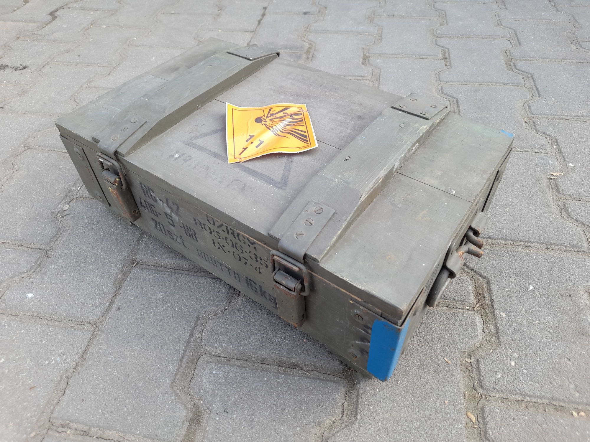 Skrzynka drewniana wojskowa po F1 RG42