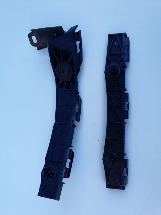 LEXUS IS220 IS250 IS350 ślizg zderzaka lewy tył 06-13