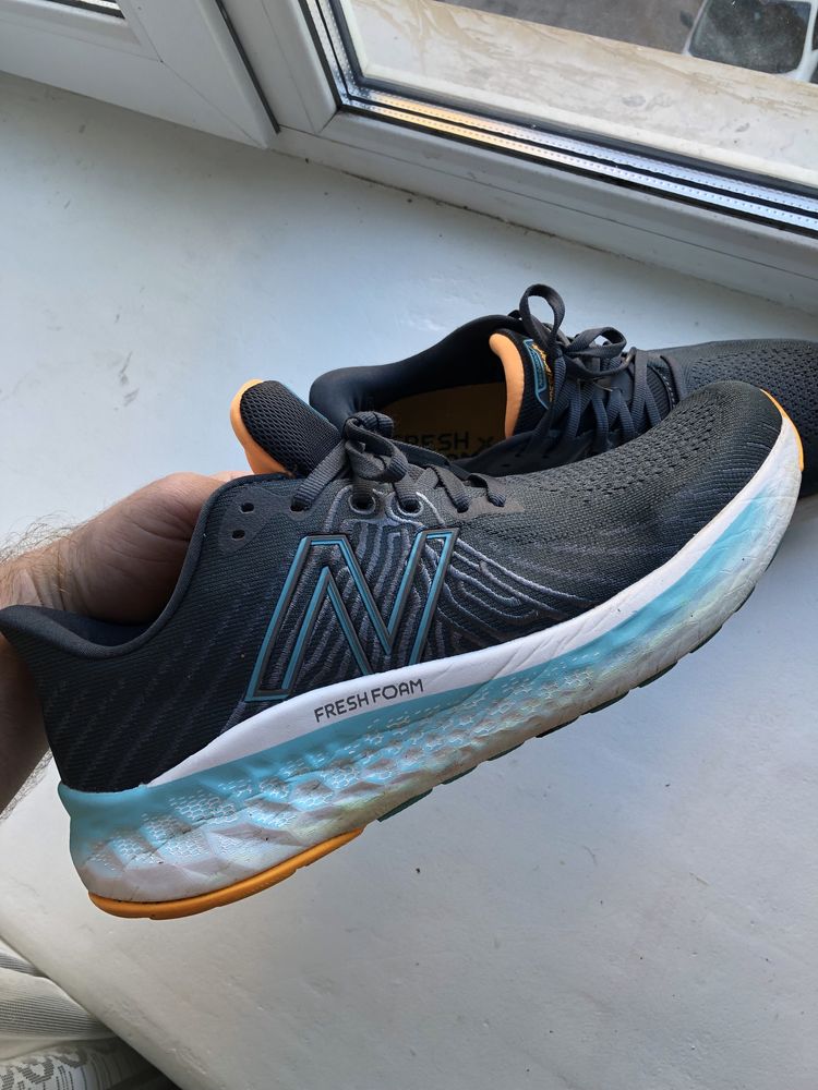 Беговые кроссовки new balance vongo v5