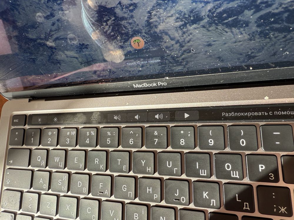 Продам Macbook Pro M2 8/256