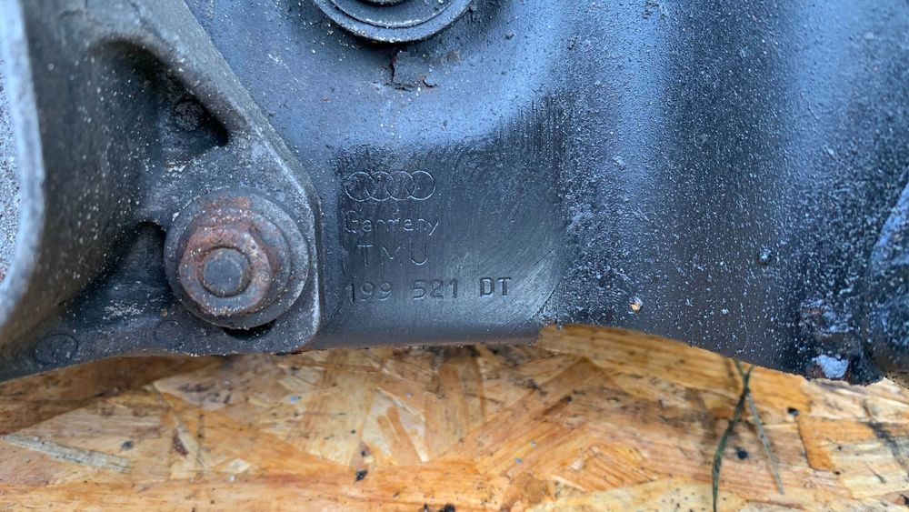 Audi A4 B6 Pas Przedni Chłodnica Wody Klimatyzacji Wentylator