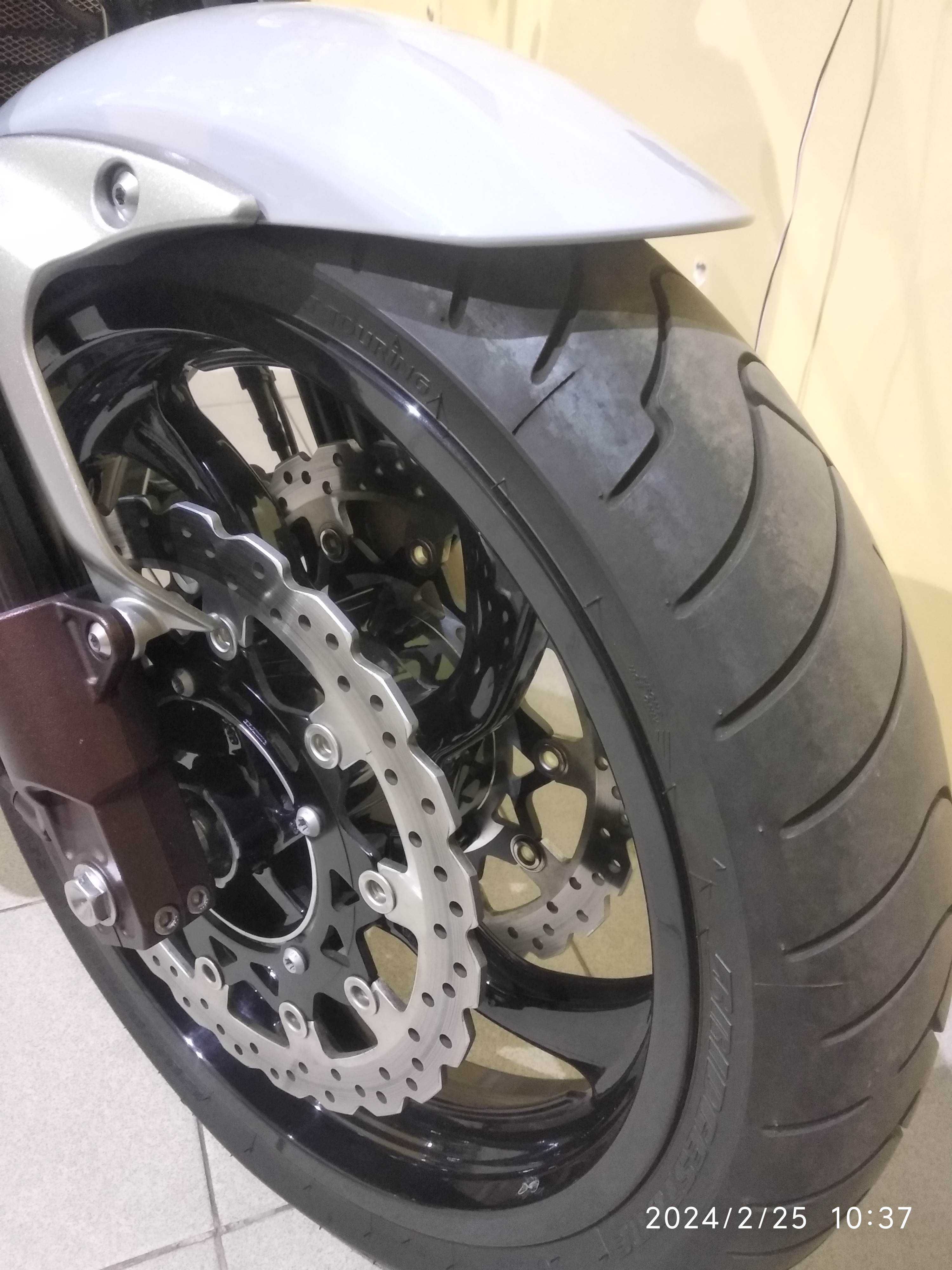 Продам мотоцикл Ямаха V-max 1700 2014 года выпуска