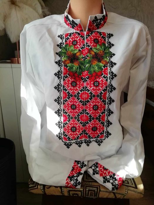 Продам чоловіку вишиванку.!