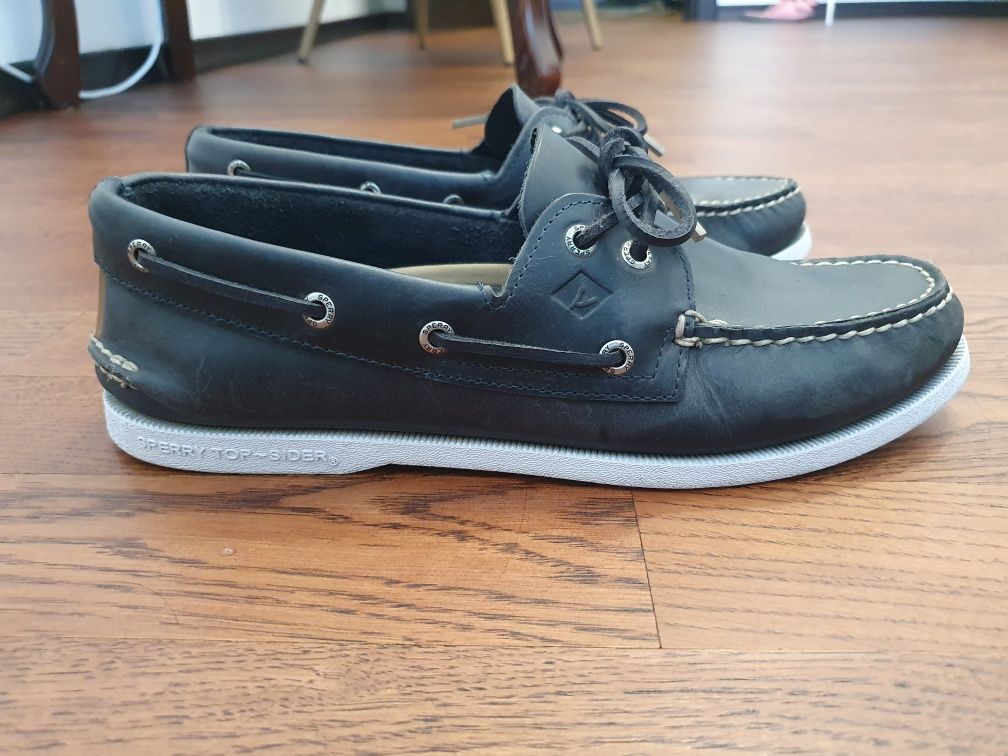Топсайдери Sperry, Тімберленд,