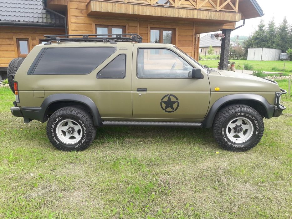 Nissan Terrano 1