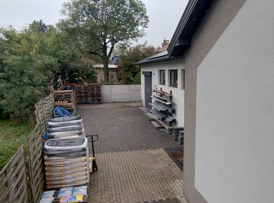 Bardzo ładny i zadbany obiekt w centrum Pęczniewa - Rynek 15.