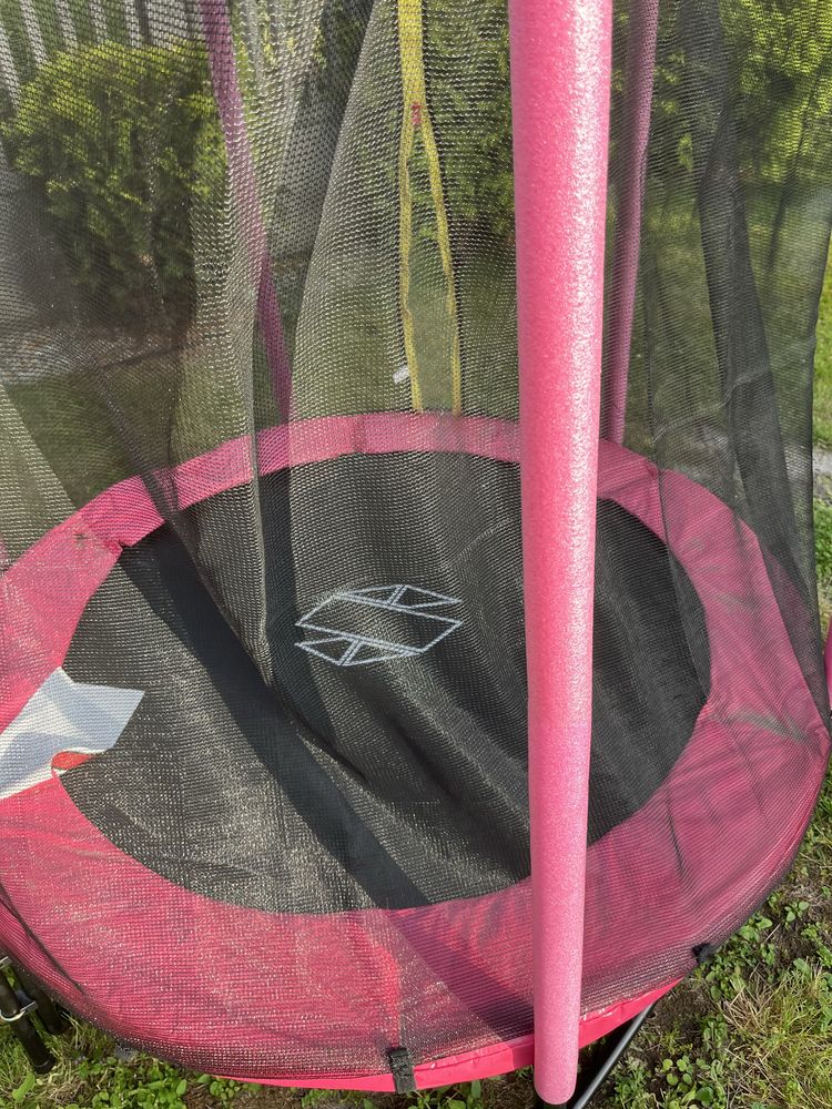 Trampolina 140cm rozowa nowa