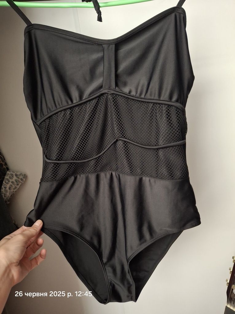 Продам суцільний жіночий купальник L-XL