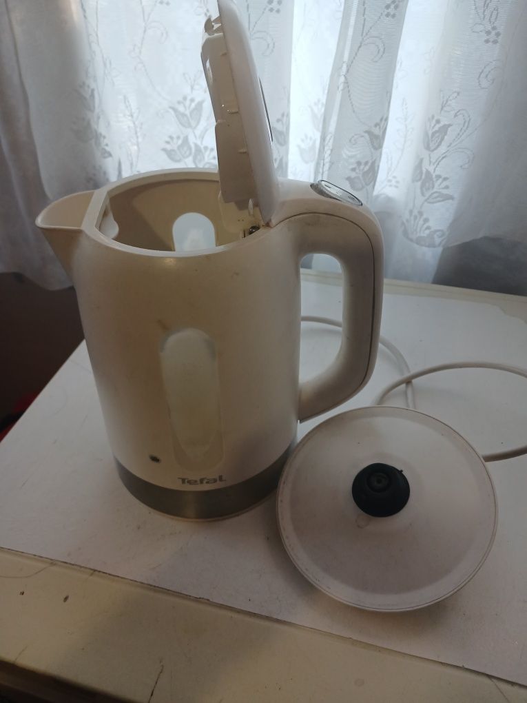 Электрочайник  б/у Tefal  KO330