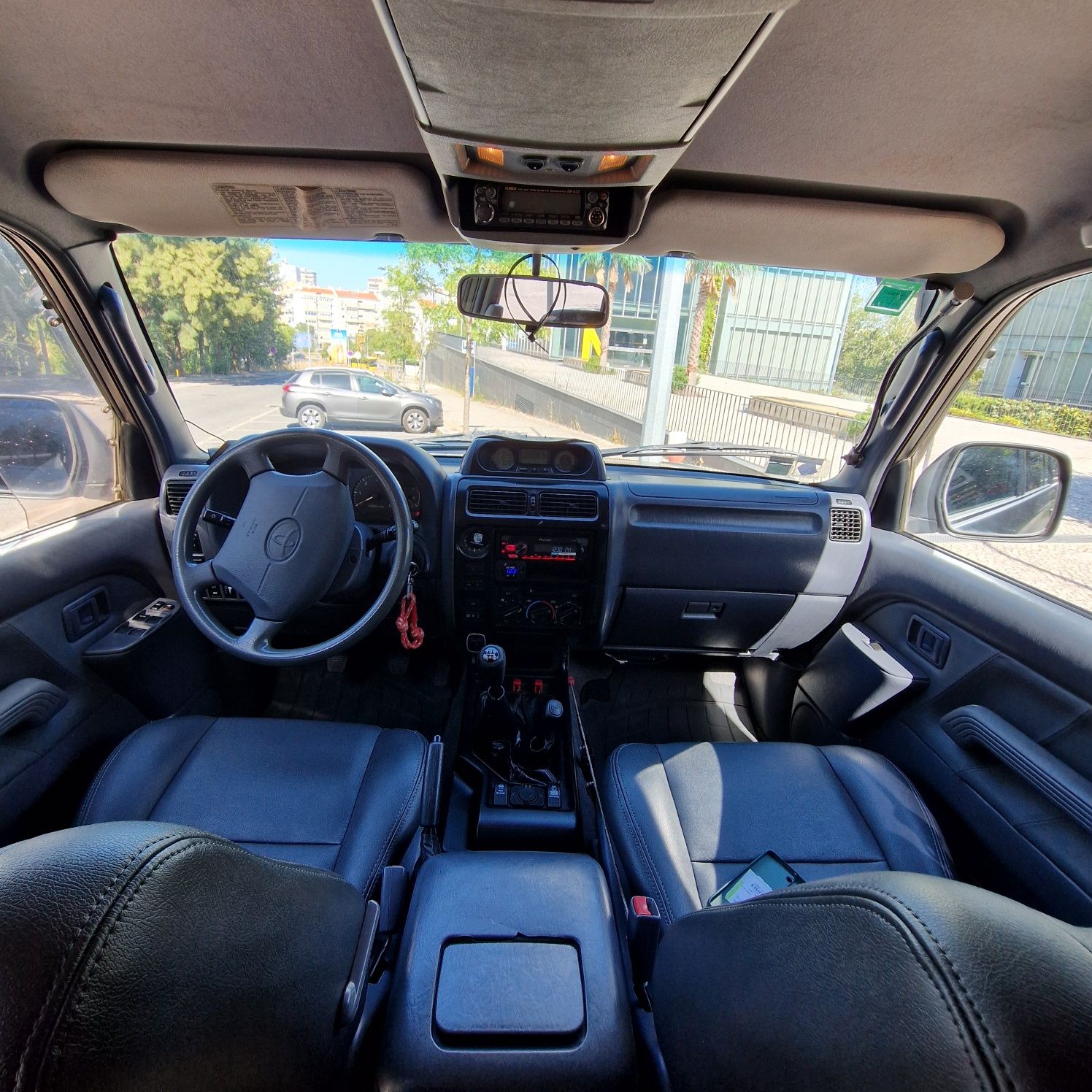 Toyota Land Cruiser KZJ95 100% legalizado e com muitos extras