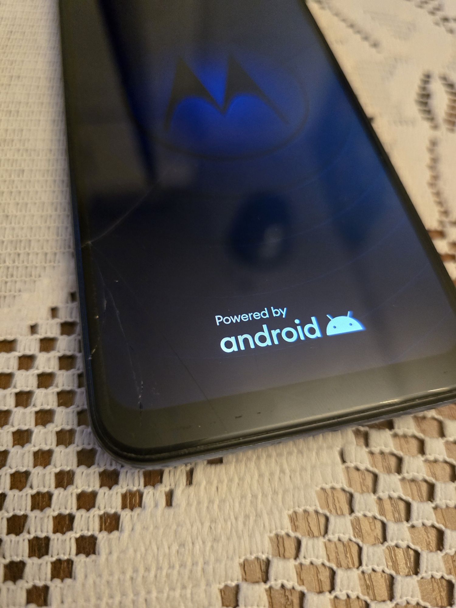 Motorola g20 używany rysa na ekranie