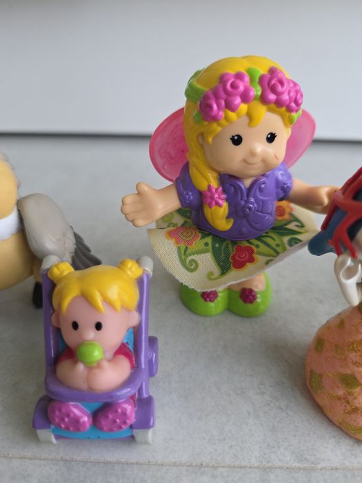 Набір фірмових іграшок для дівчинки дісней, elc, djeco