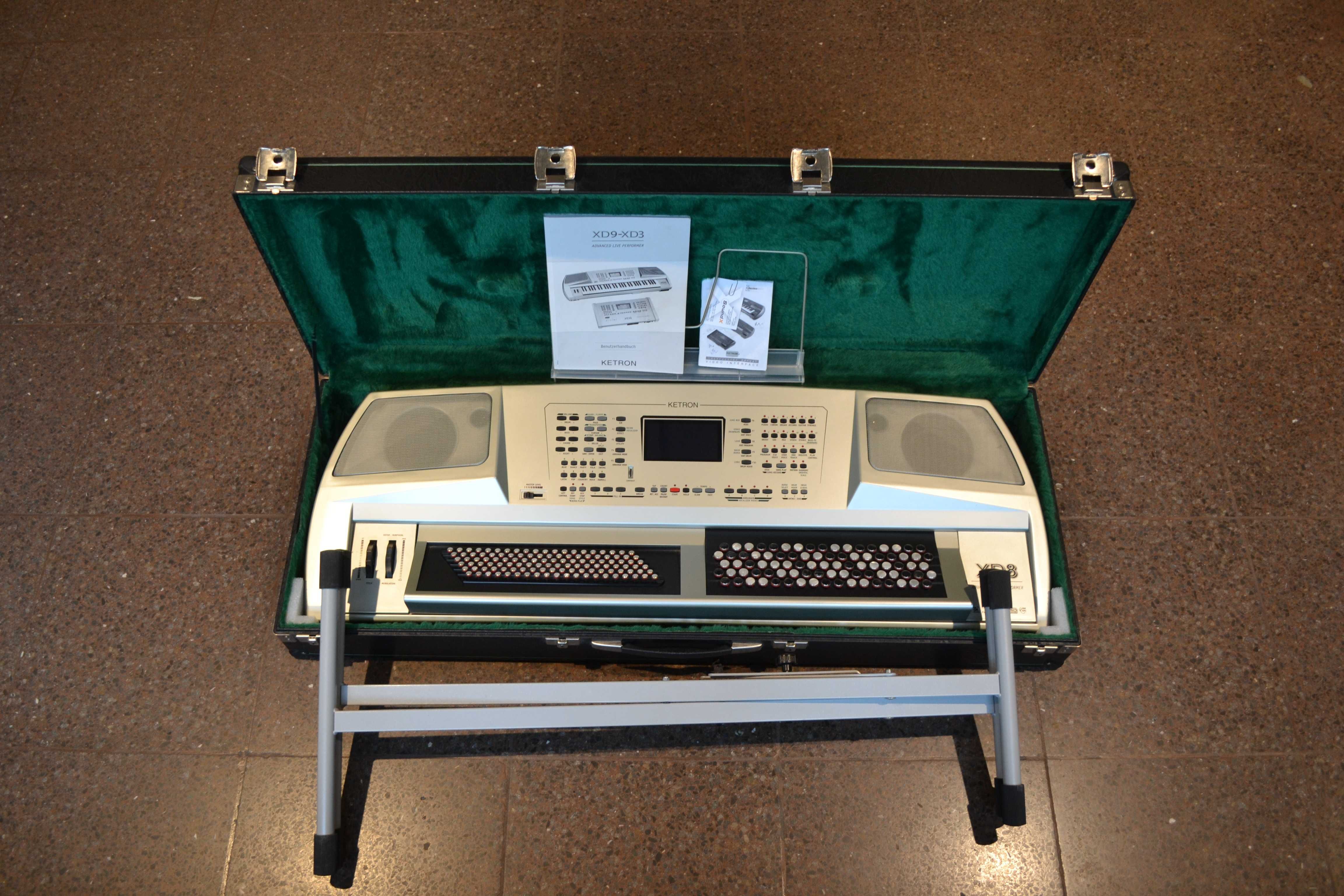 Orgon Ketron XD8 Com Pedaleira