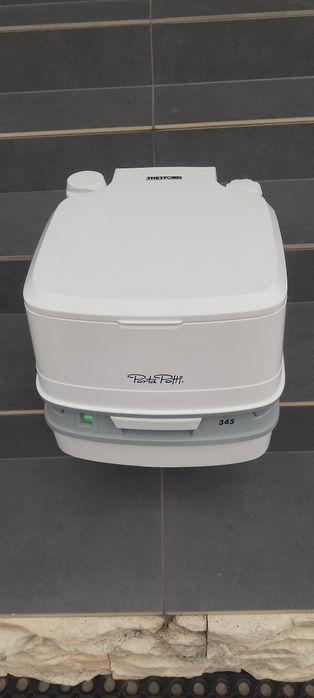 Toaleta chemiczna Thetford Porta Potti Qube 365.