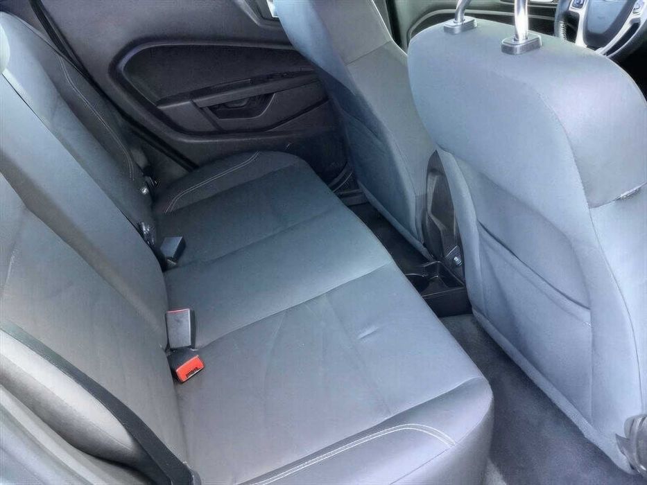 Ford Fiesta SE      2016