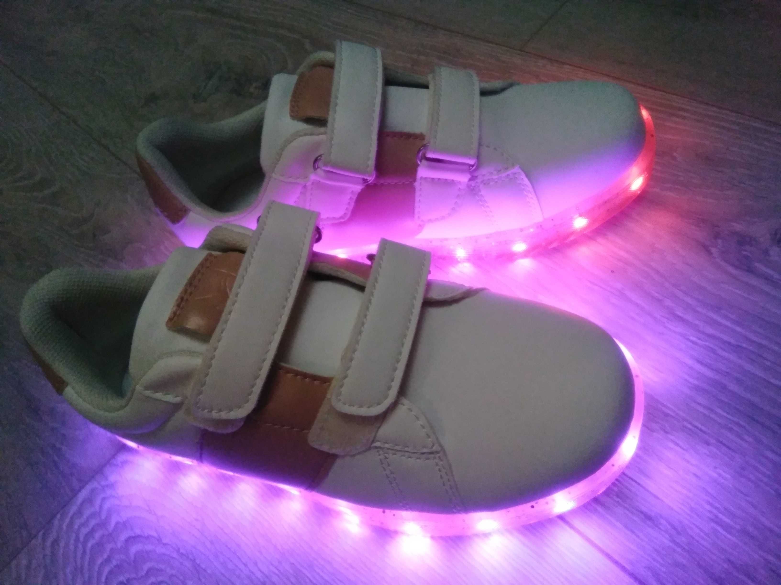 Buty sportowe led r.32, nowe