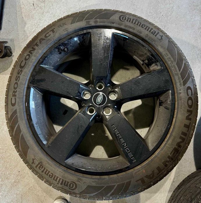 Jantes Defender 22” e 5 raios em Gloss Black (LAND ROVER)