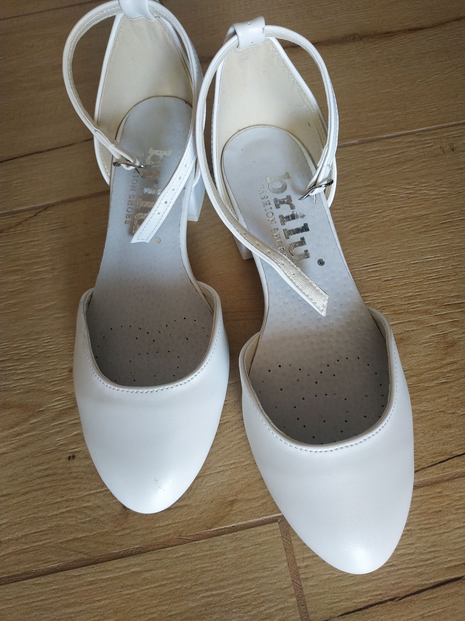 Białe buty ślubne Brilu 37