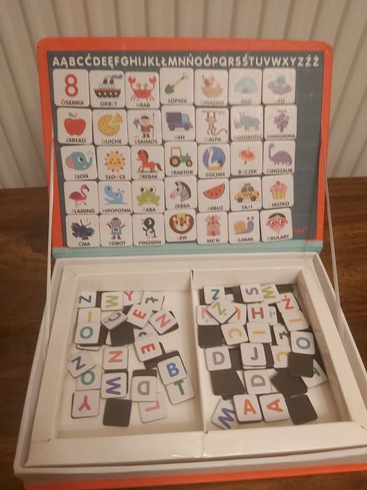 Janod*Magnetyczna książka*Polski Alfabet 144 magnesy*nauka głoskowania