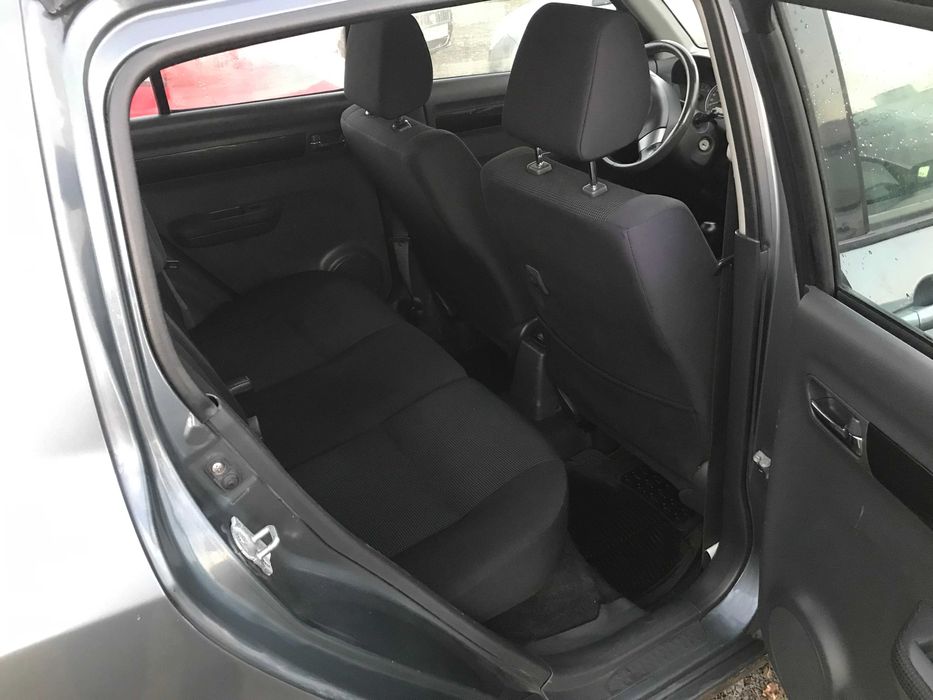 SUZUKI SWIFT 1.3 benzyna 2008r. 2 sztuki Instalacja Gazowa do 2031r.