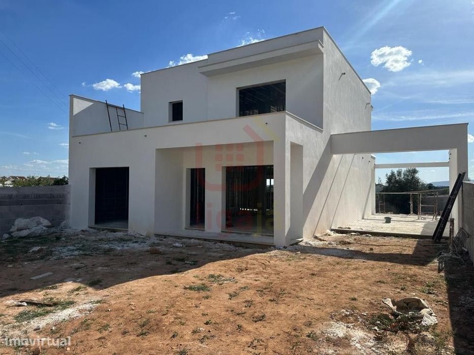 Moradia T4 em construção - Ourém