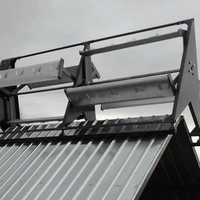 Вітрогенератор вітроустановка на гребні скатного даху та плоскому даху