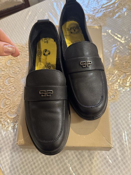 Лофери кожа нат 42 розм 26,6 см стан чудовий, є кодані підошви в серед