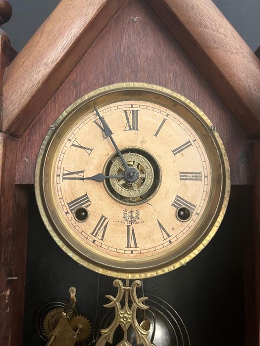 Relogio capela em excelente estado e a funcionar