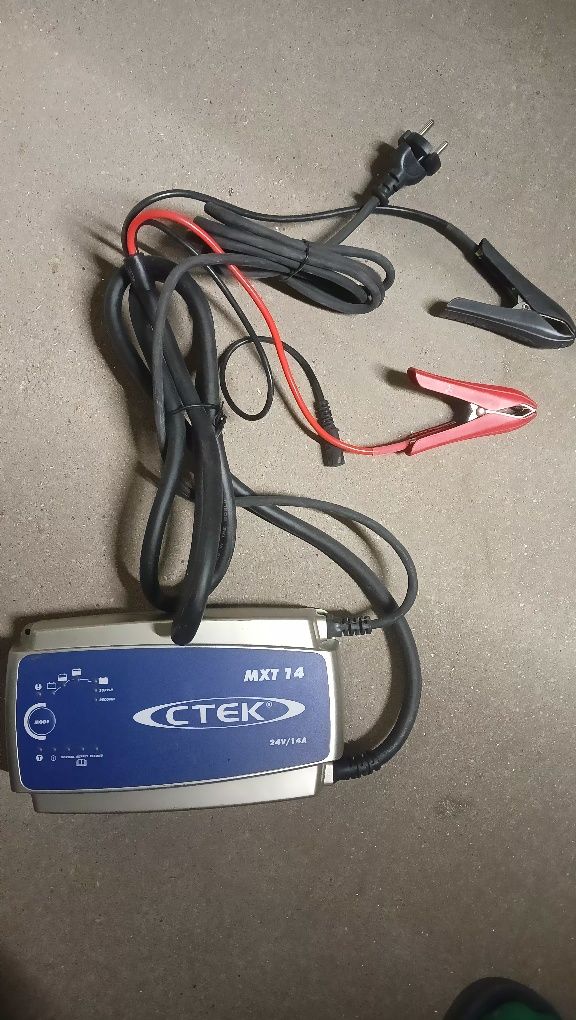 Prostownik/ładowarka CTEK MXT 14  24V