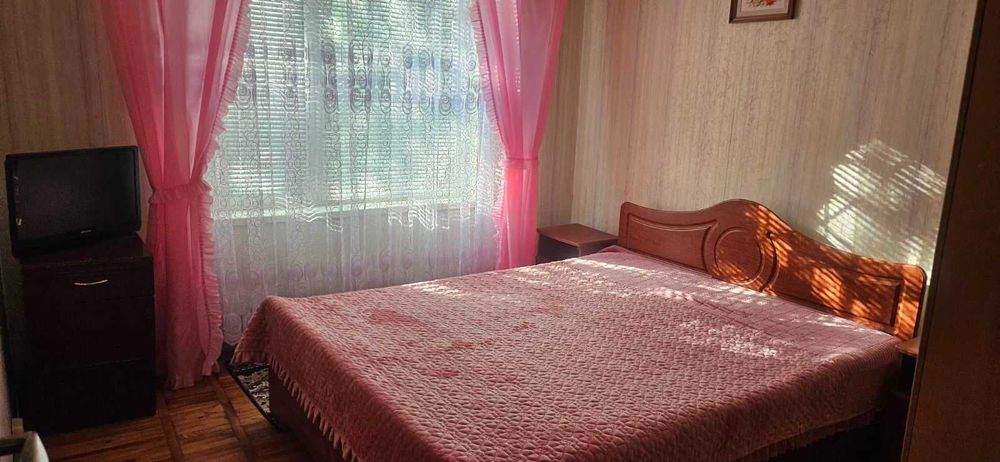 Продам 2 ком.кв. вул. Нескорених (Г.Труда) 17