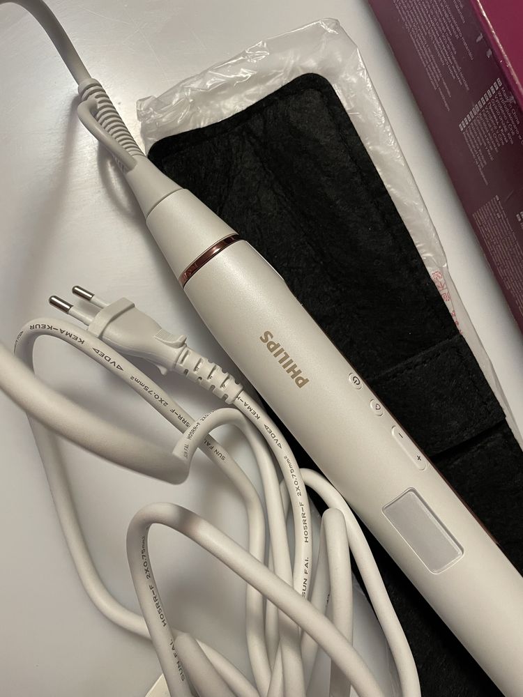 Випрямляч для волосся Philips Moisture Protect