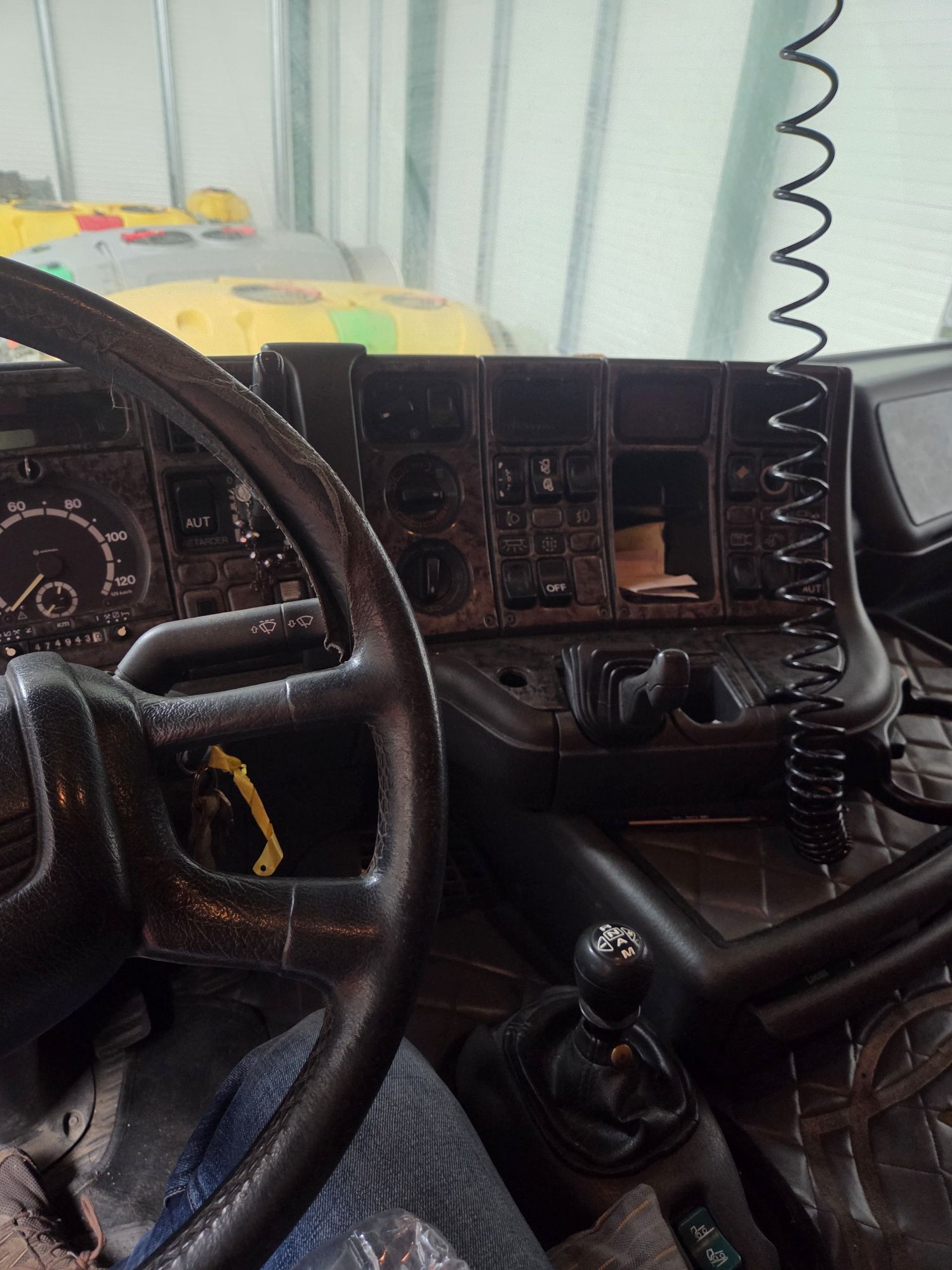Scania 420 em bom estado
