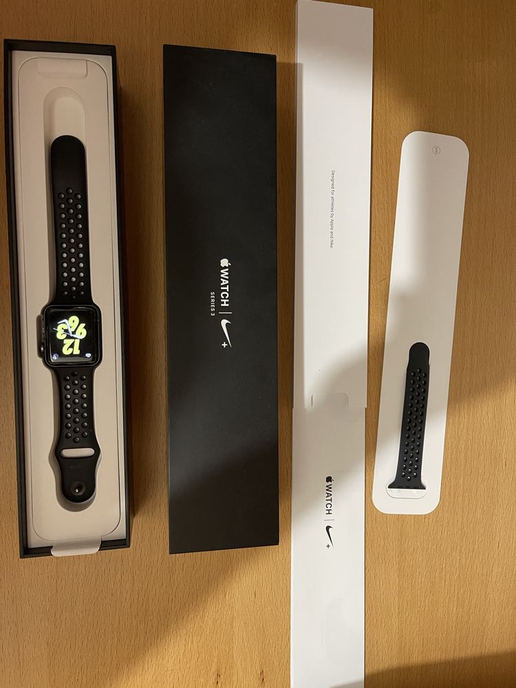 Apple Watch 3 Nike + (42 mm)