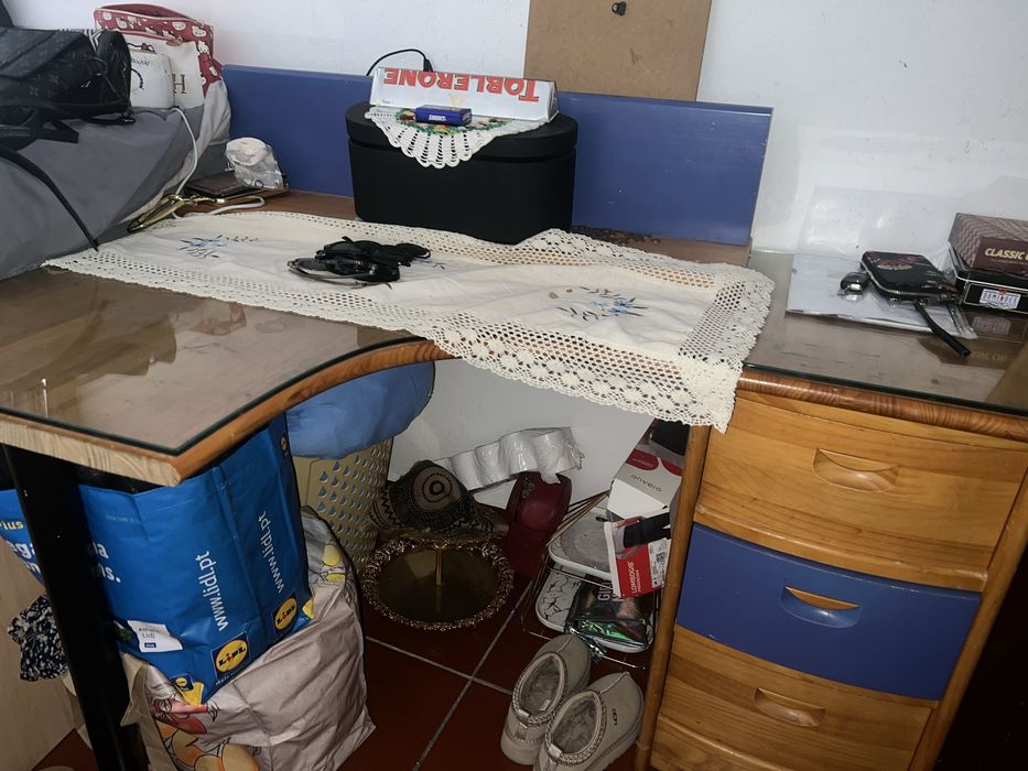 Cama superposta 2 colchoes e secretaria