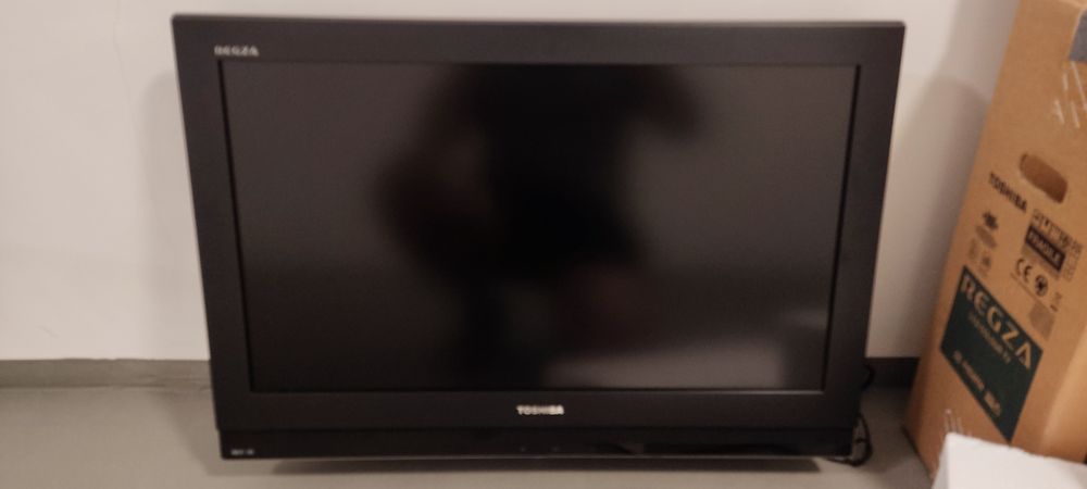 Toshiba Regza LCD 32 Zoll HD TV - 32R3500P