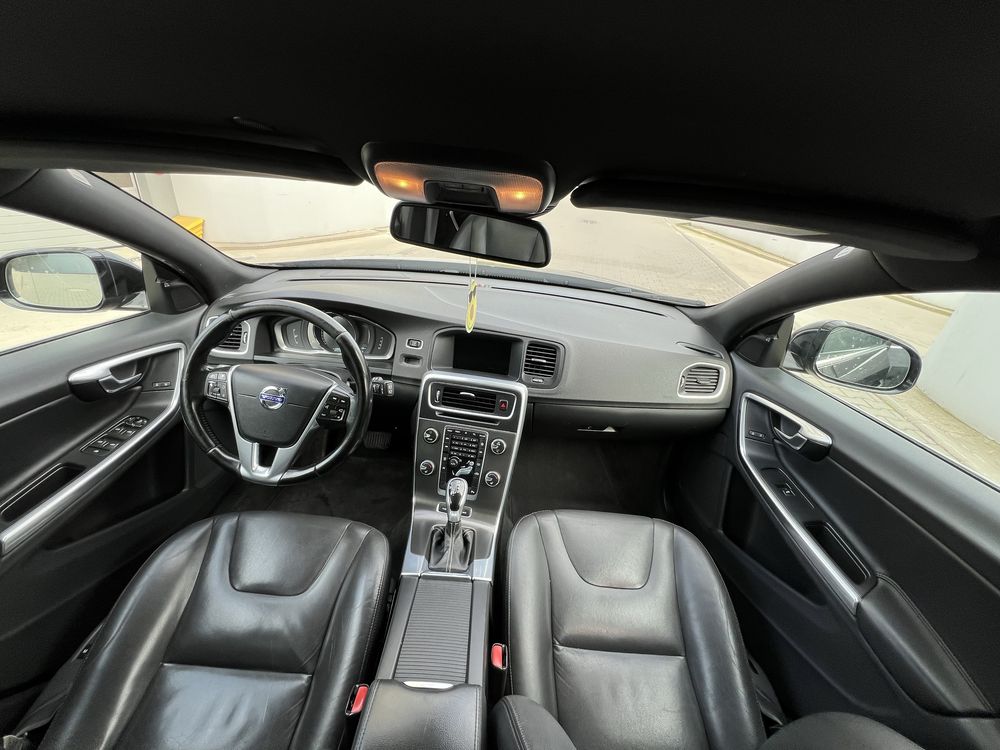 Volvo V60 D6  Plug-in-Hybrid AWD