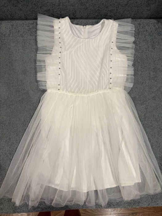 Святкова сукня на дівчинку 7-8 років